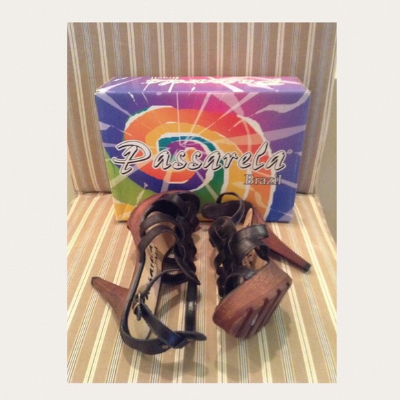 Passarela Brazil Black Leather Heels Size 7 - Picture 3 of 3